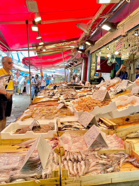 Palermo: Street Food Tour & Sicilian Wine Tasting - What the reviews reveal about the guiding
