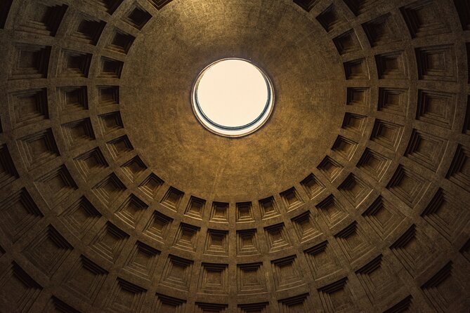Pantheon Tour and Street Food in Rome - small group max 10 - Entering the Pantheon with an English-speaking guide