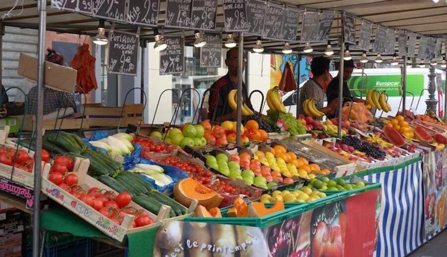 Paris: Food Market Tour in Bastille - How the guides shape the experience