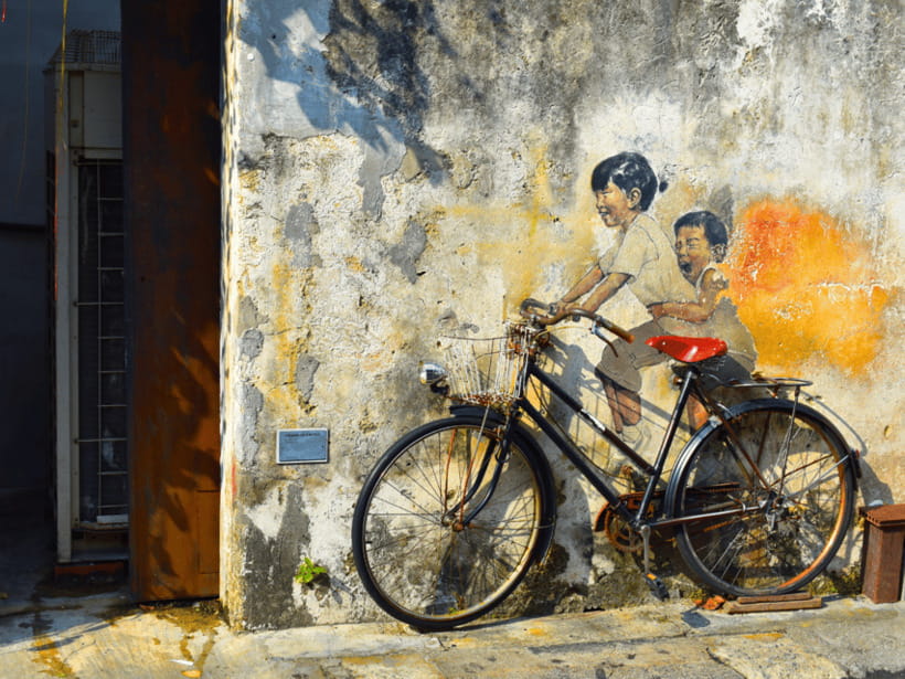 Penang: Trishaw Ride and Hawker Center Food Tour - What eating at the hawker stops feels like