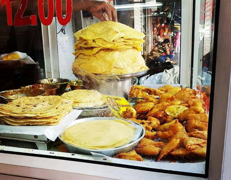 Port Louis: Private Guided Tour and Street Food Tasting - Eight tastings and what the food focus adds