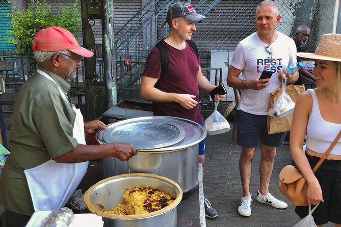 Port Louis Street Food and Cultural Walking Tour - Jummah Mosque and two classic snacks