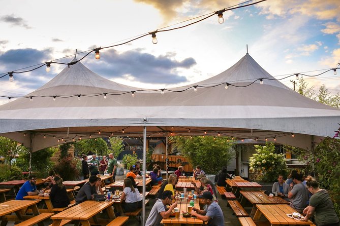 Portland: Food Carts, Pods, & Patios Tour - Starting at Cartopia with a first taste