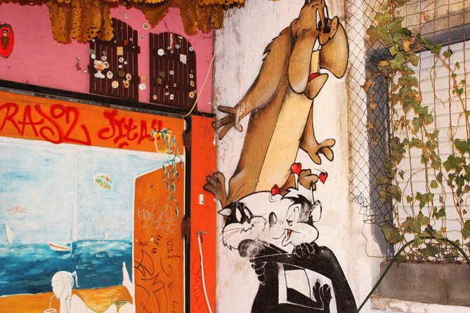 Private Budapest Ruin Bar Tour with Local Drinks & Street Food - Practical details that affect the evening