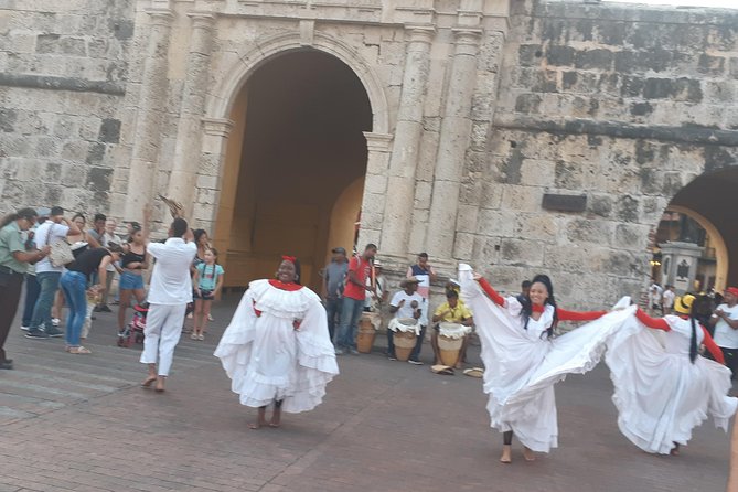 Private Cartagena city and street food tour. - San Felipe: the tour’s main history lesson