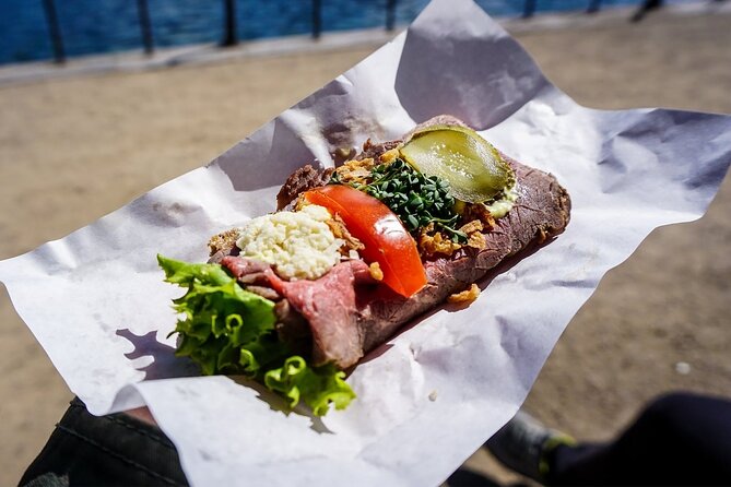 Private Copenhagen Street Food Tour With A Local Guide - A green pause at the Botanical Garden