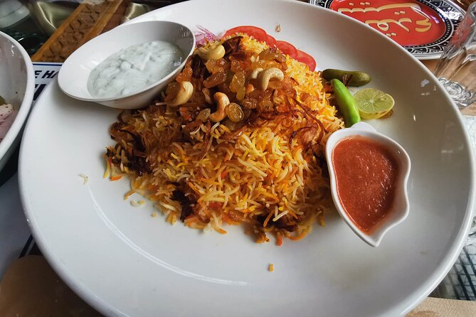Private Dubai Street Food Tour . - Samosas and the pleasure of arriving hungry