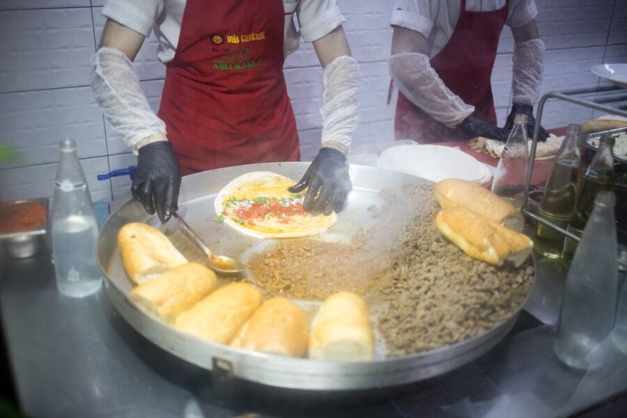Private Food Tour in Local Food Markets in Asian Side by Van - The fourth-generation İskender kebab stop