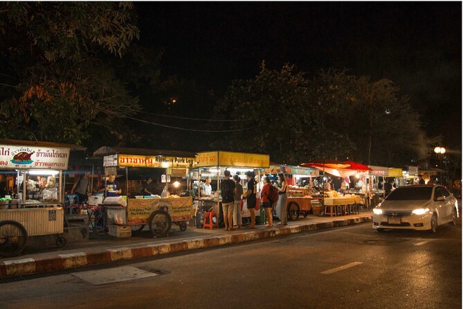 Private Half-Day Tour The Old Chiang Mai City With Street Foods - Three Kings Monument explains Chiang Mai’s origins