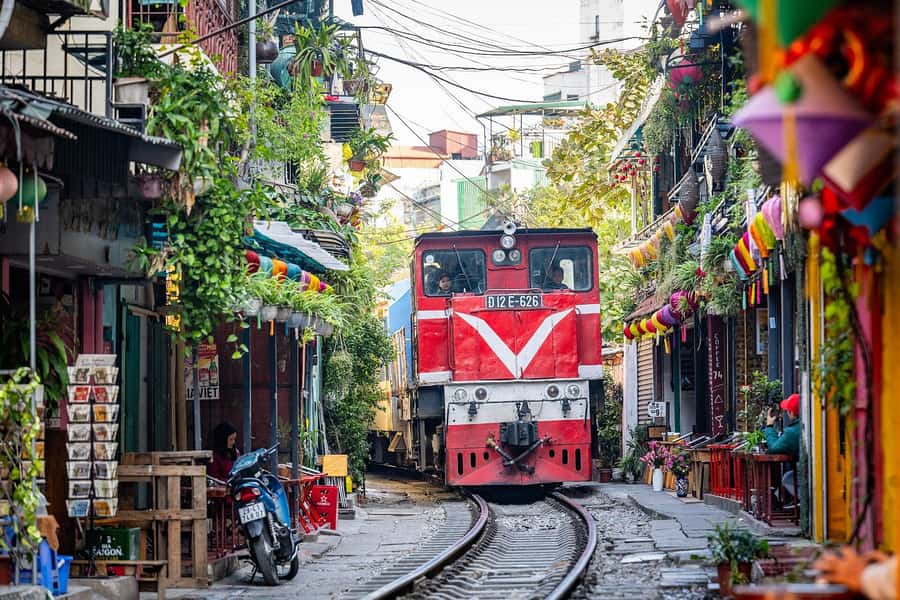 Private: Hanoi Street Food Exploration and Train Street Trip - Key points at a glance