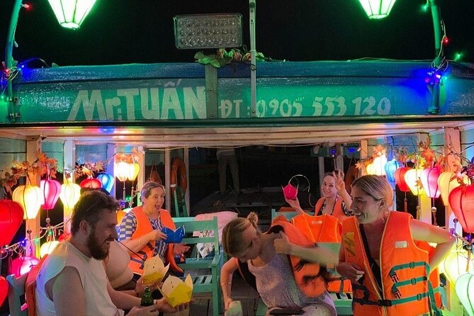 PRIVATE Hoi An Ancient Town - Night Market Street Food By Night - Exploring the Night Market after dark