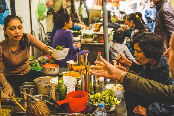 PRIVATE Hoi An Ancient Town - Night Market Street Food By Night - The dishes you may taste