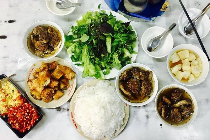 (Private/Motor/Cutural) Street food experience in Hanoi old quarter - Hoan Kiem Lake and the center of Hanoi