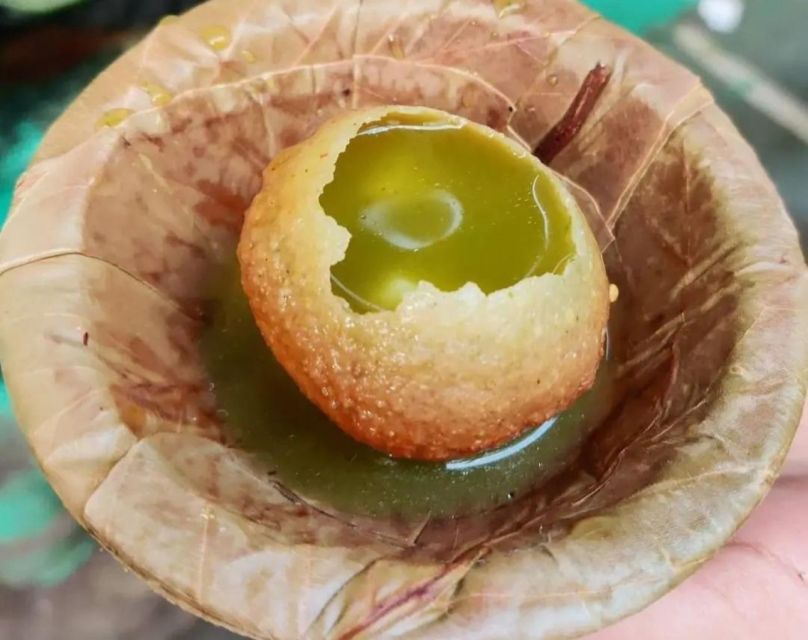 Private Mumbai Street Food Tasting Tour - Samosa, vada pav and pav bhaji