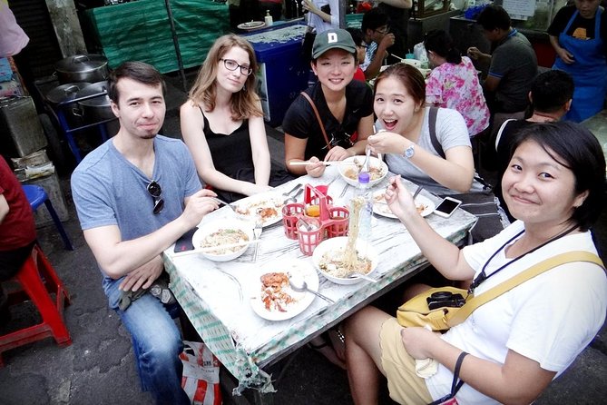 Private - STREET FOOD TOUR THONBURI incl. dinner - Wat Intharam and the story of King Taksin
