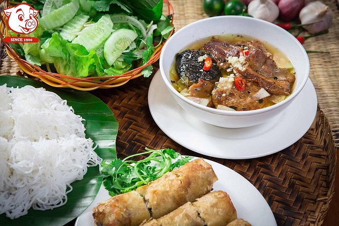 Private Street Food Tour - Walking Hanoi Old Quarter - Small eateries and the value of a local guide