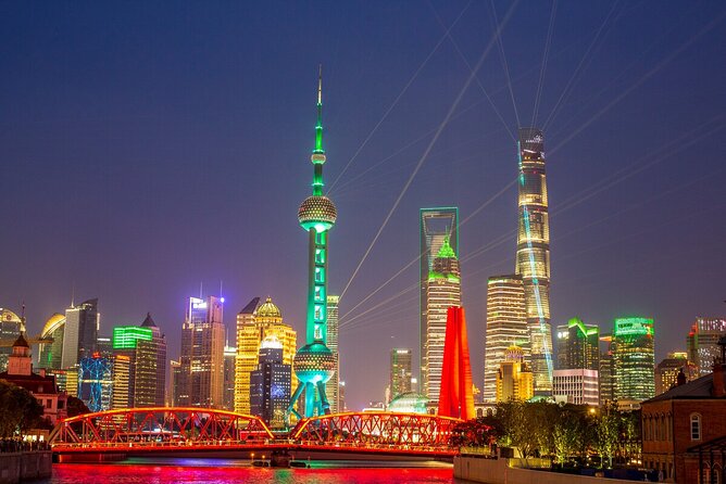 Private Street Food Walking Tour with Shanghai Tower Option - How much food should you expect?