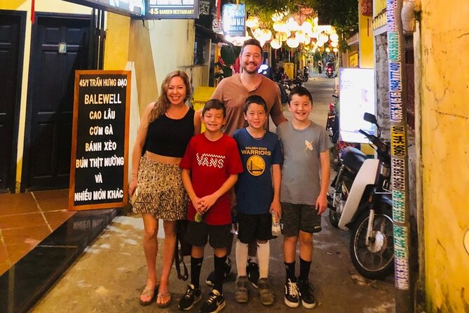 Private Tour HOI AN WALKING STREET FOOD - The guides: Sue, Rosie, and Kath