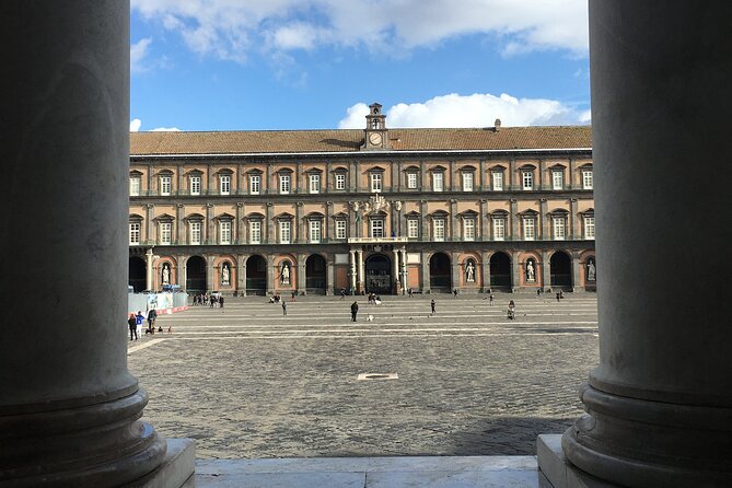 Private tour of Naples with street food tasting - The ancient decumani and Via dei Tribunali