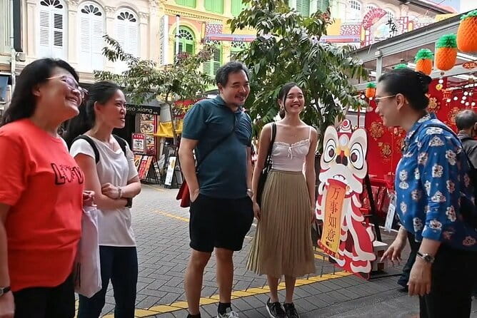 Private Tour Singapore Street Food & Night Tour - Who will enjoy this evening walk