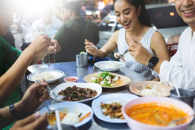 Private Tour Singapore Street Food & Night Tour - Timing, group size, and cancellation