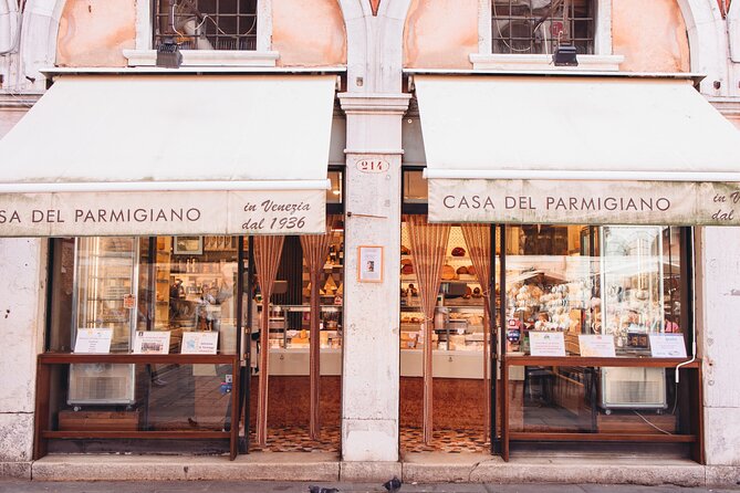 Private Venice Street Food Tour with a Sommelier - Wine expertise and the included drinks