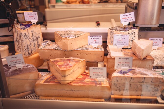 Private Venice Street Food Tour with a Sommelier - Meeting at Campo San Bortolomio