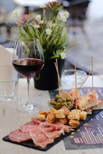 Rimini: Aperitivo & Street Food Tour Delights with a Local - Starting at Piazza Cavour with aperitivo
