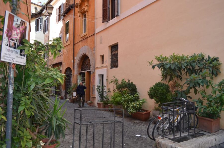 Rome: Trastevere and Jewish Ghetto Street Food Walking Tour - Trastevere through pizza, pastries, and gelato