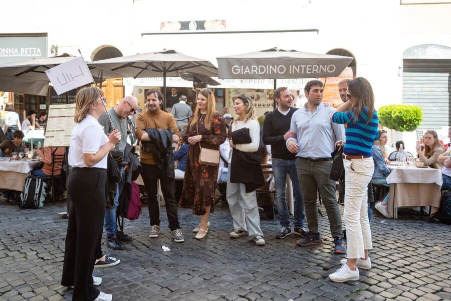 Rome: Trastevere & Campo de Fiori Street Food Walking Tour - Crossing Ponte Sisto into Trastevere