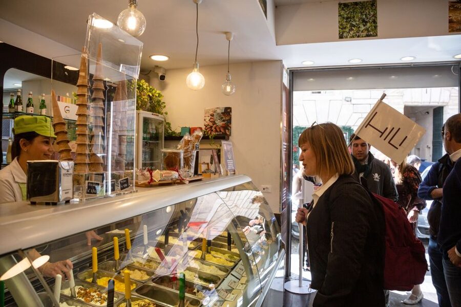 Rome: Trastevere & Campo de Fiori Street Food Walking Tour - Finishing with gelato at Gelateria Regusto