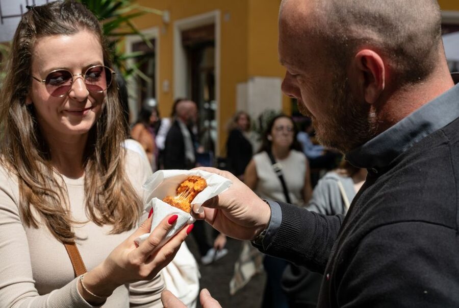 Rome: Trastevere & Campo de Fiori Street Food Walking Tour - What the food portions are really like