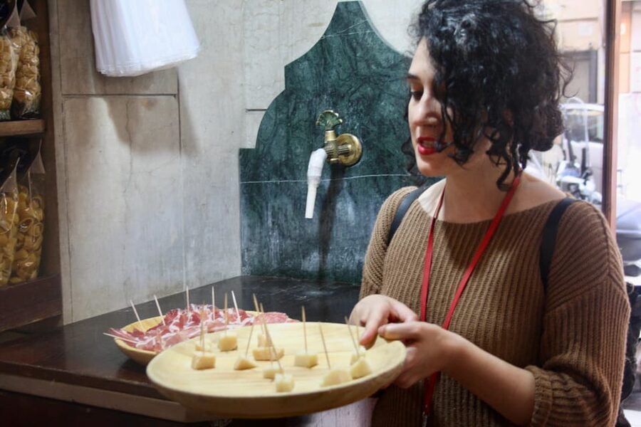 Rome: Trastevere Quarter Street Food Tour with Sightseeing - Why this food walk works in Trastevere