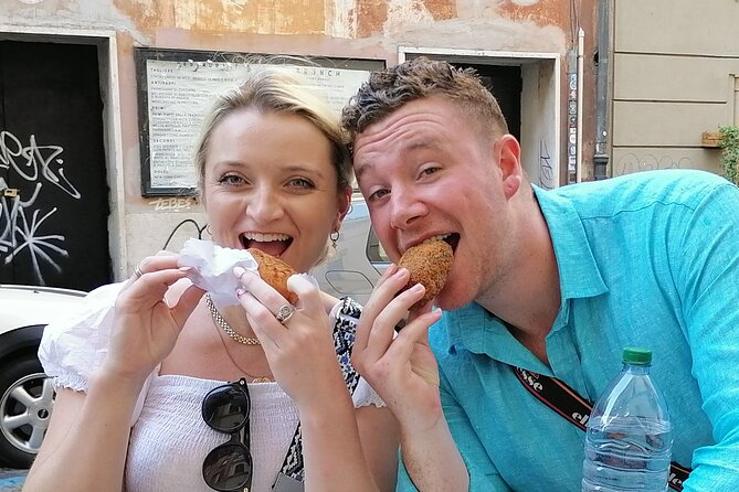 Rome: Trastevere street food and history tour - small group - Via della Lungaretta, Trastevere’s main thread