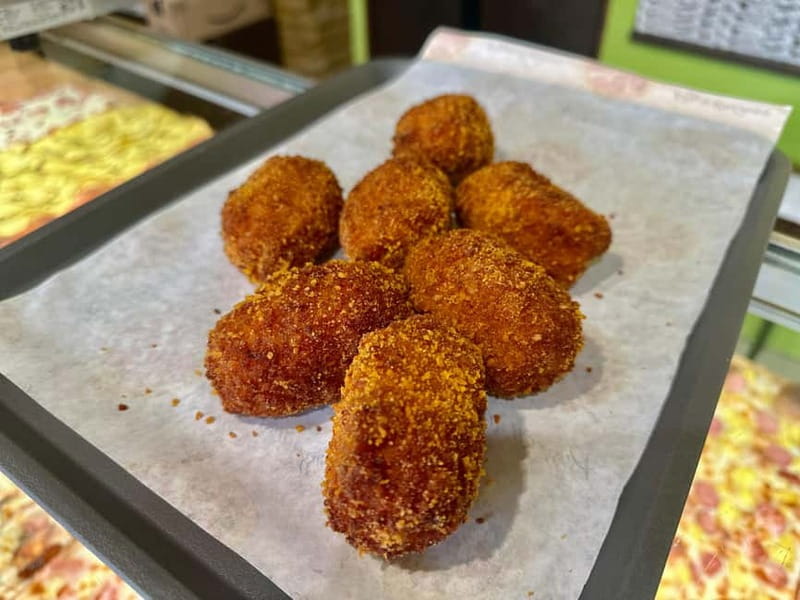 Rome: Trastevere Street Food Walking Tour with Local Expert - Santa Maria in Trastevere and the heart of the district