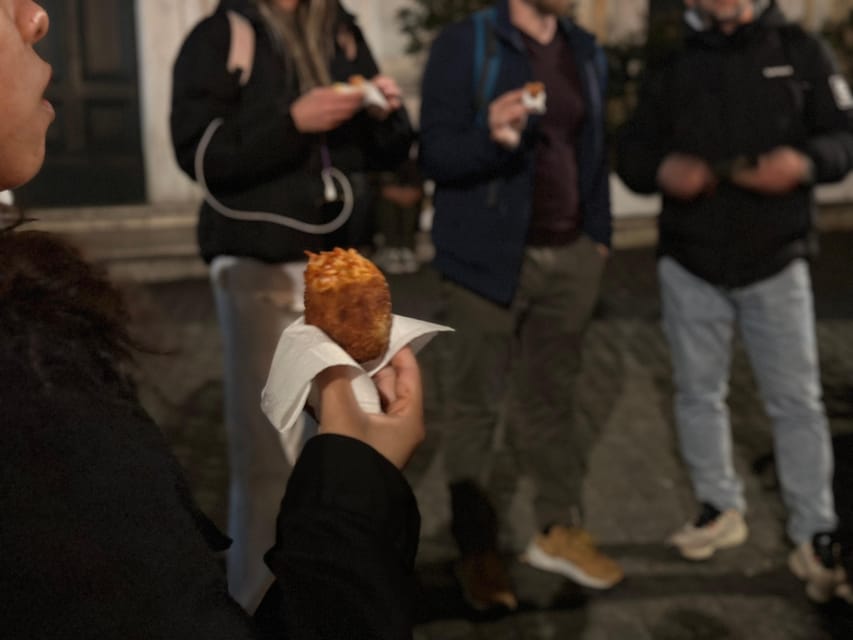 Rome: Trastevere & Tiber Island Street Food Tour at Sunset - Starting at Tiber Island as Rome turns gold