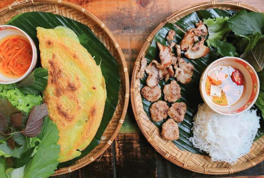 Saigon: Best Price Authentic Walking Street Food Tour - Starting with Bún Bò Huế near District 1