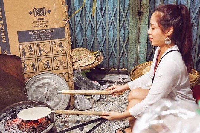 Saigon's Hidden Flavors - Private Street Food Walk with Local Students - Why the student guide format works