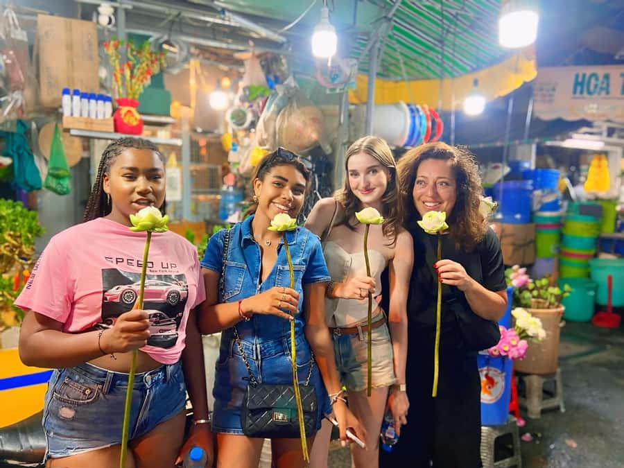 Saigon: Street Food Tasting & Sightseeing Tour by Motorbike - What the guides add to the ride
