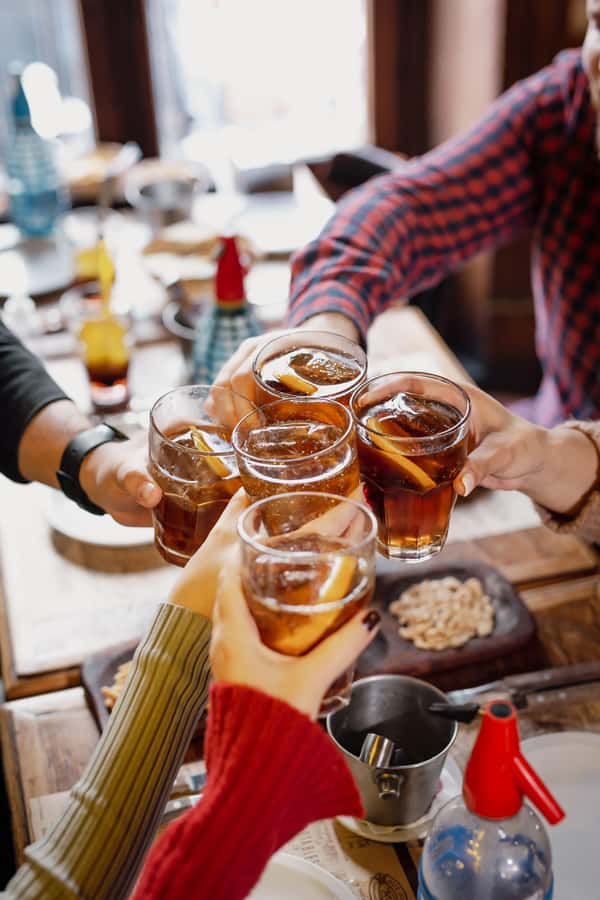 San Telmo: Historical Guided Tour with Street Food & Drinks - A traditional bodegón with a modern touch