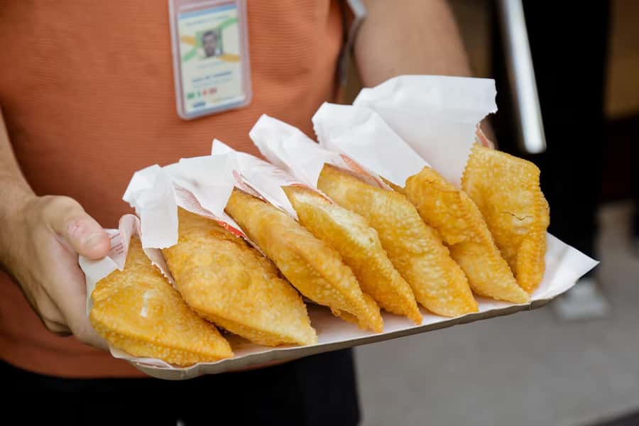 São Paulo: Liberdade Street Food Tour - Japanese pastel, onigiri, and sugarcane juice