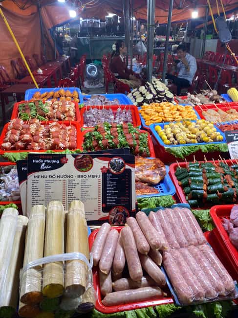 Sapa Night Market Experience – BBQ, Hotpot & Black Chicken - What the guide adds to the meal