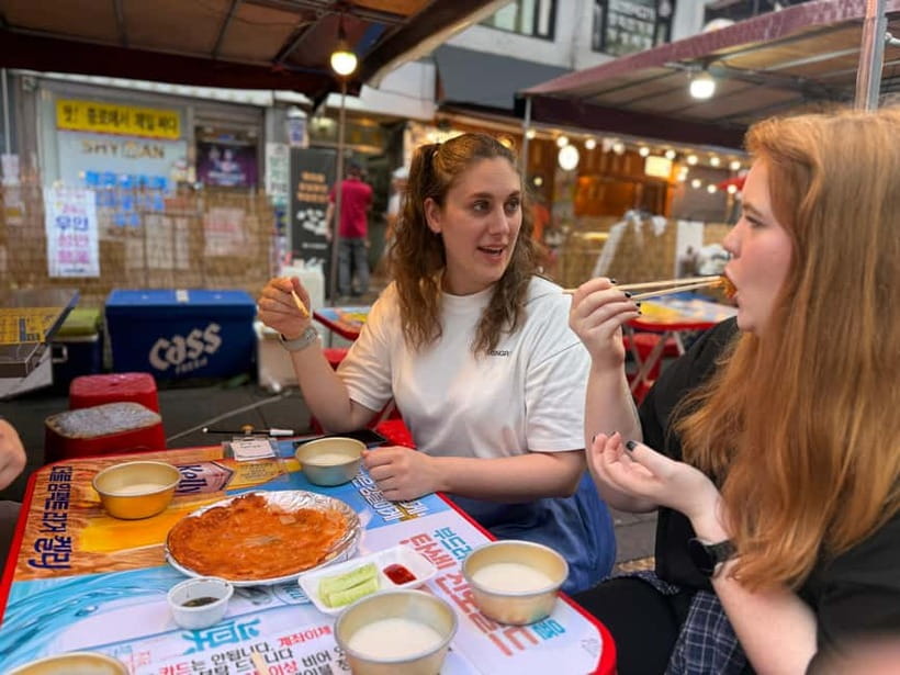 Seoul: Jongno 3-Ga and Ikseon-Dong Tour with Street Food - The retro arcade and its Squid Game connection