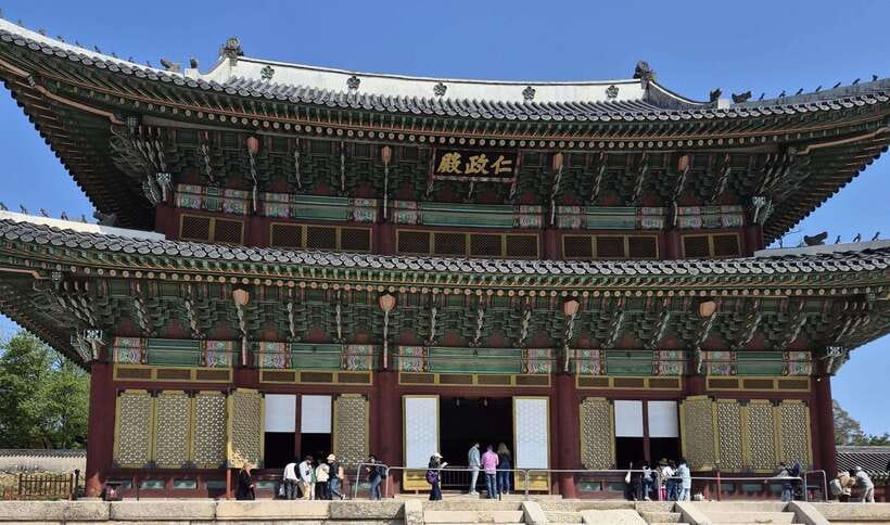 Seoul: UNESCO Palace and Street Foods Guided Tour - Key points at a glance
