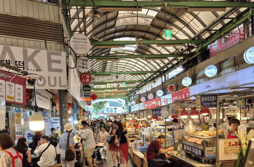 Seoul: UNESCO Palace and Street Foods Guided Tour - Who will enjoy this four-hour route?