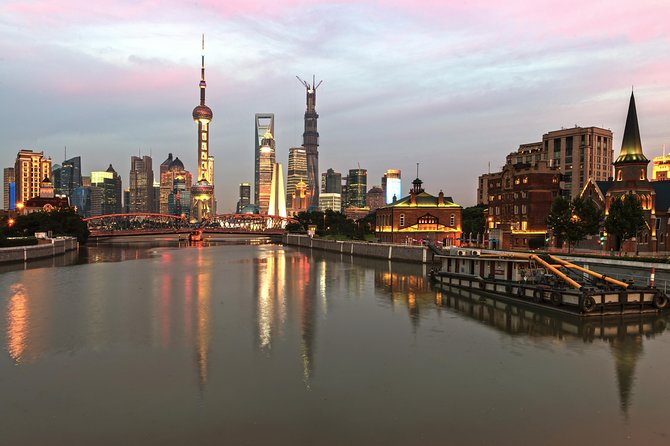 Shanghai Evening Tour: Huangpu River Cruise and Street Food - Seeing the Bund when the lights come on