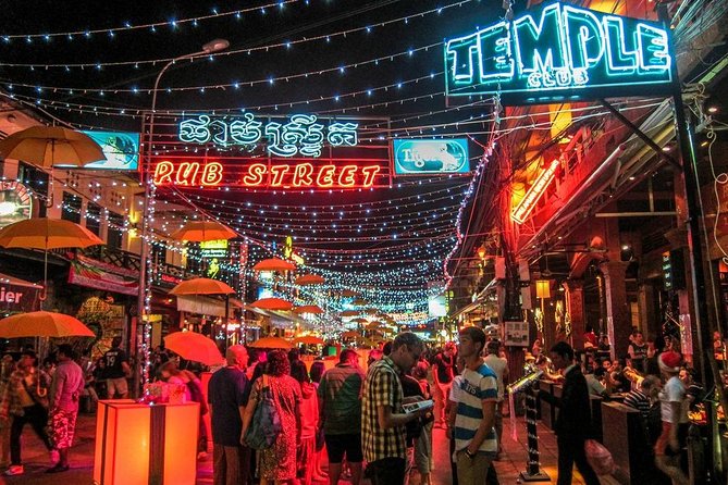 Siem Reap Evening Street foods Tours by Tuk Tuk - The food focus: familiar flavors and one brave bite