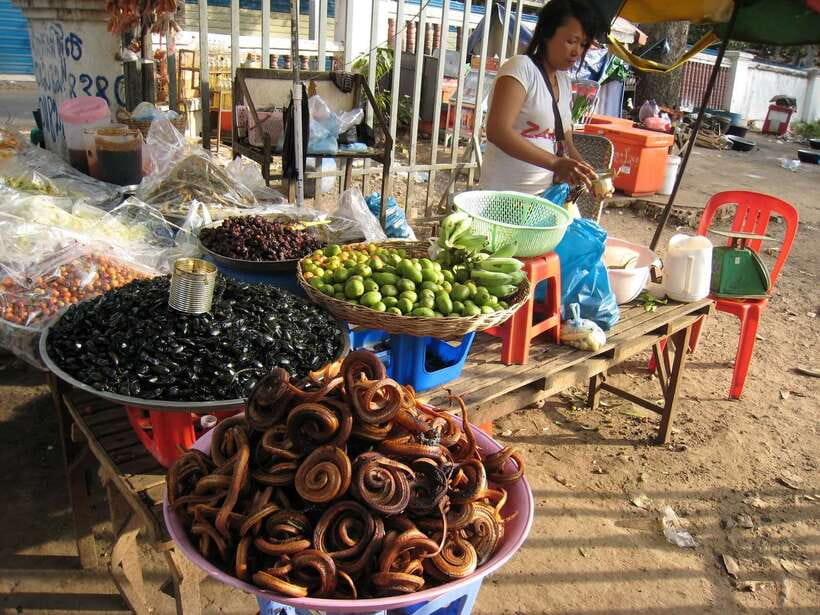 Siem Reap Street Foods Tour by Tuk Tuk with Personal Guide - Phsar Samaki and the practical side of Cambodian markets