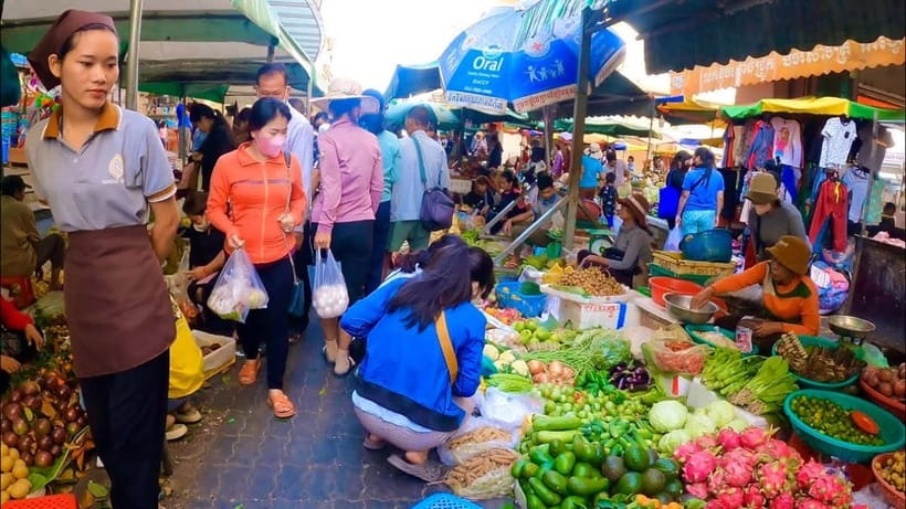 Siem Reap Street Foods Tour by Tuk Tuk with Personal Guide - Phsar Leu Thom Tmey and the wider range of street food