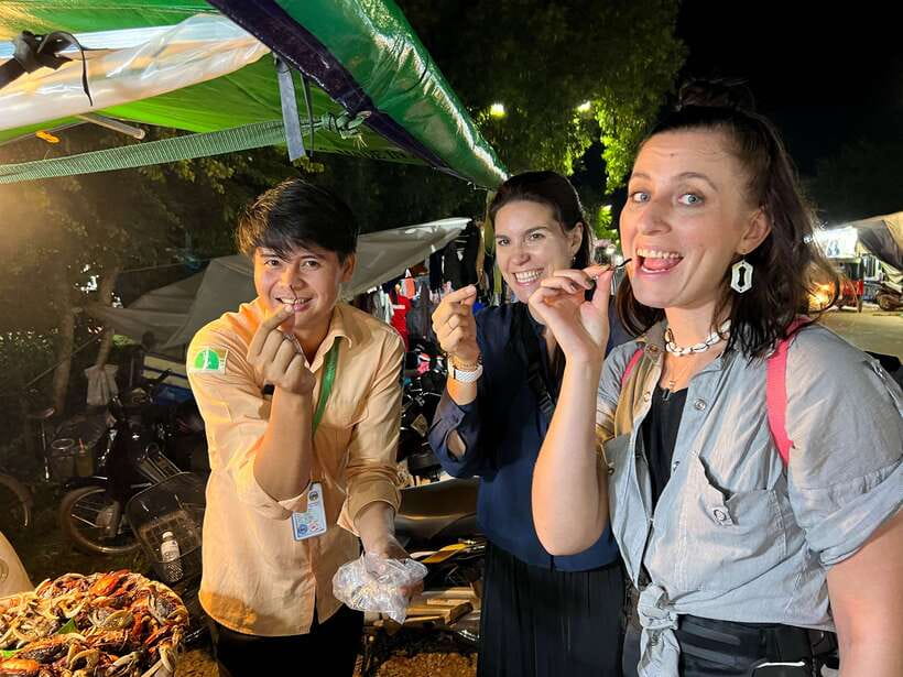 Siem Reap: Tonle Sap and Kampong Phluk Tour with Street Food - Street food begins after the lake
